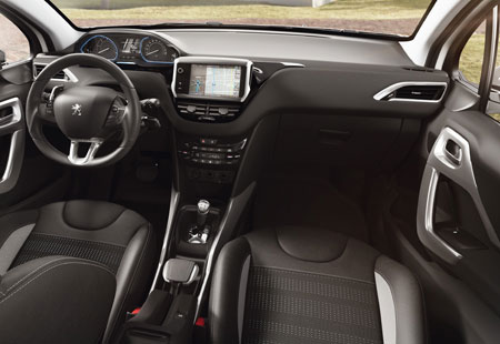 peugeot-2008-2013-interieur