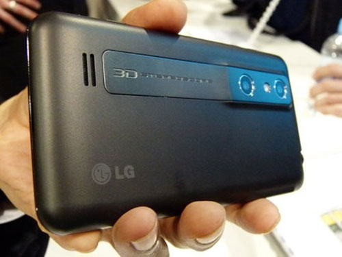 lg-optimus-3D-pub-tv-2